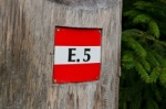 Wegmarkierung E5